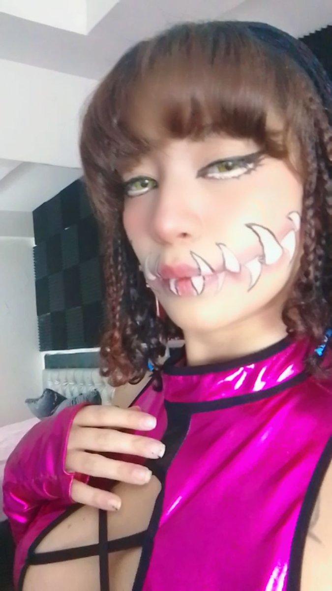 LoreDepp1's tweet photo. I'm online go to my profile and click the link for to to my page #stripchat #chaturbate #Mileena #cosplay #MortalKombat https://t.co/ev5bLk7gug