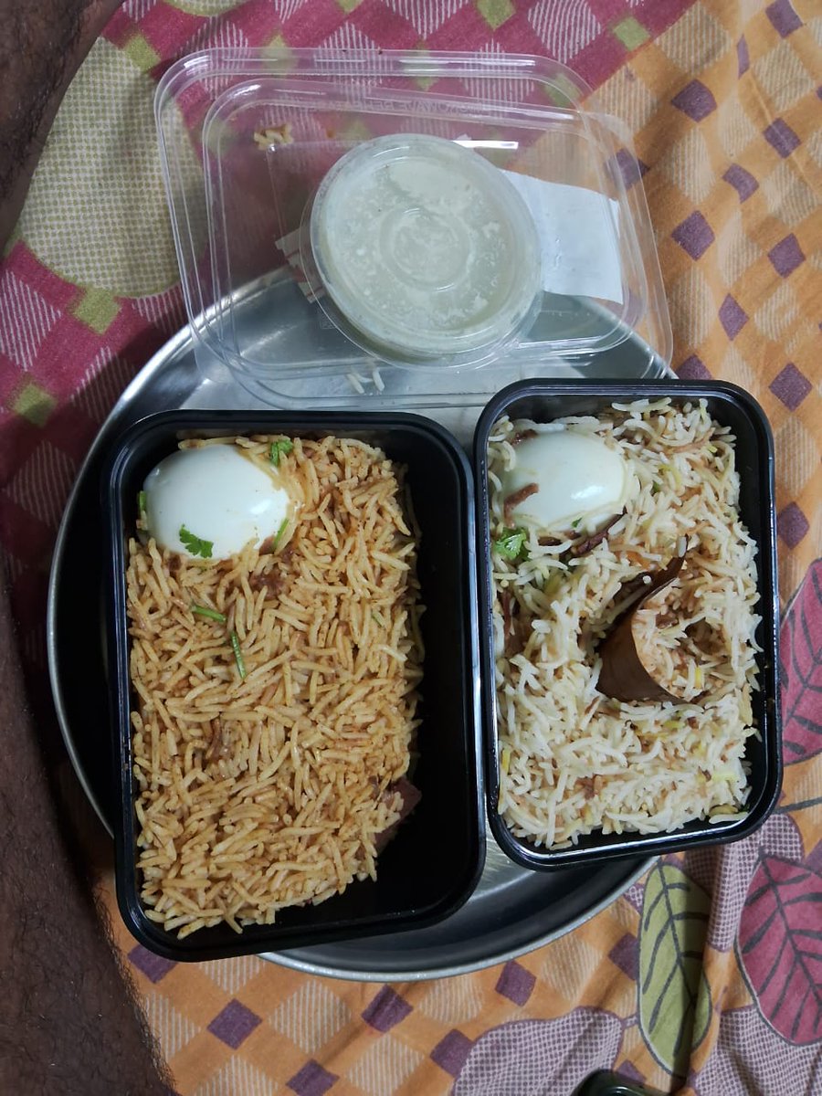 udvlogs's tweet photo. I am sharing this post how swiggy and the restaurant is doing fraud
Yesterday night I have order 1 Mutton biriyani and 1 chicken masala but swiggy delivered me a 2 egg biriyani 
I want justice because the money ismy hard ear money @Swiggy @Swiggy restaurant- thalaiva biriyani kol https://t.co/wZhvXWyK02