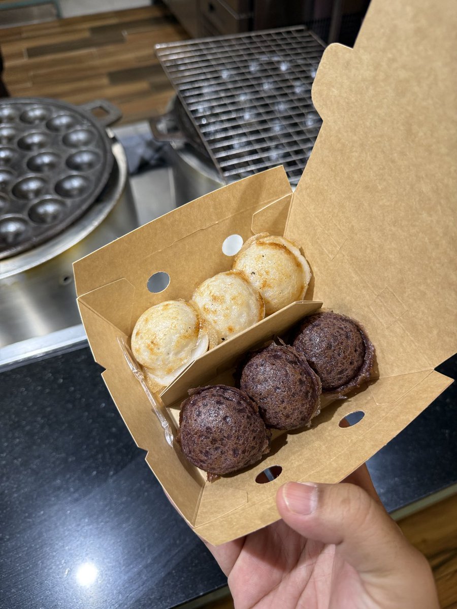 หนมคร้กก