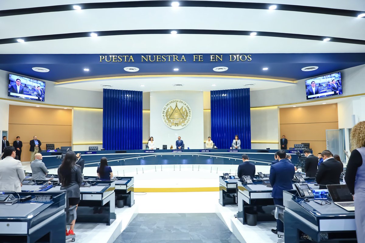 Hemos concluido el proceso de reforma constitucional. Para ratificar los cambios, se requería el voto de al menos 45 legisladores.

En la plenaria 67, con 57 votos, es decir más de los necesarios, ratificamos:

▶️ La salida de El Salvador del Parlamento Centroamericano