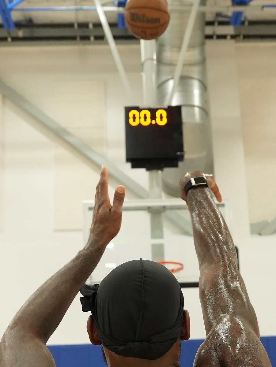 LeBron back in the lab via Instagram 💪🏾