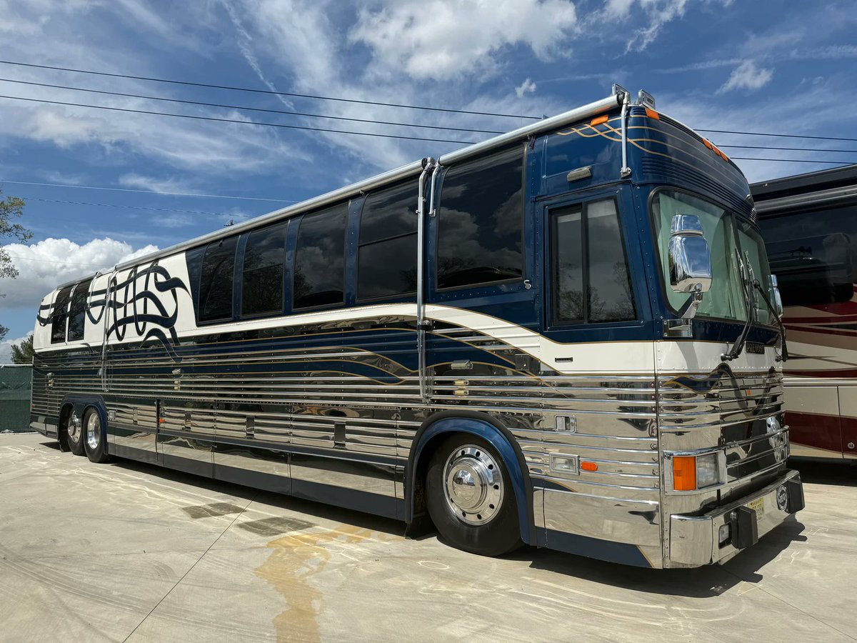 Johnny Gibson tweet media