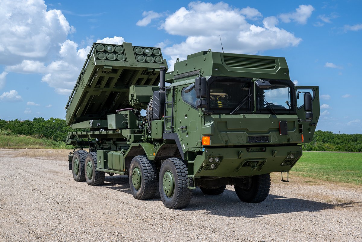 Performance without borders: The Global Mobile Artillery Rocket System #GMARS from <a href="/LockheedMartin/">Lockheed Martin</a> and #Rheinmetall!

From Germany to New Mexico: One system, one mission, full #NATO compatibility!

Link to GMARS-Productpage
rheinmetall.com/en/products/ta…