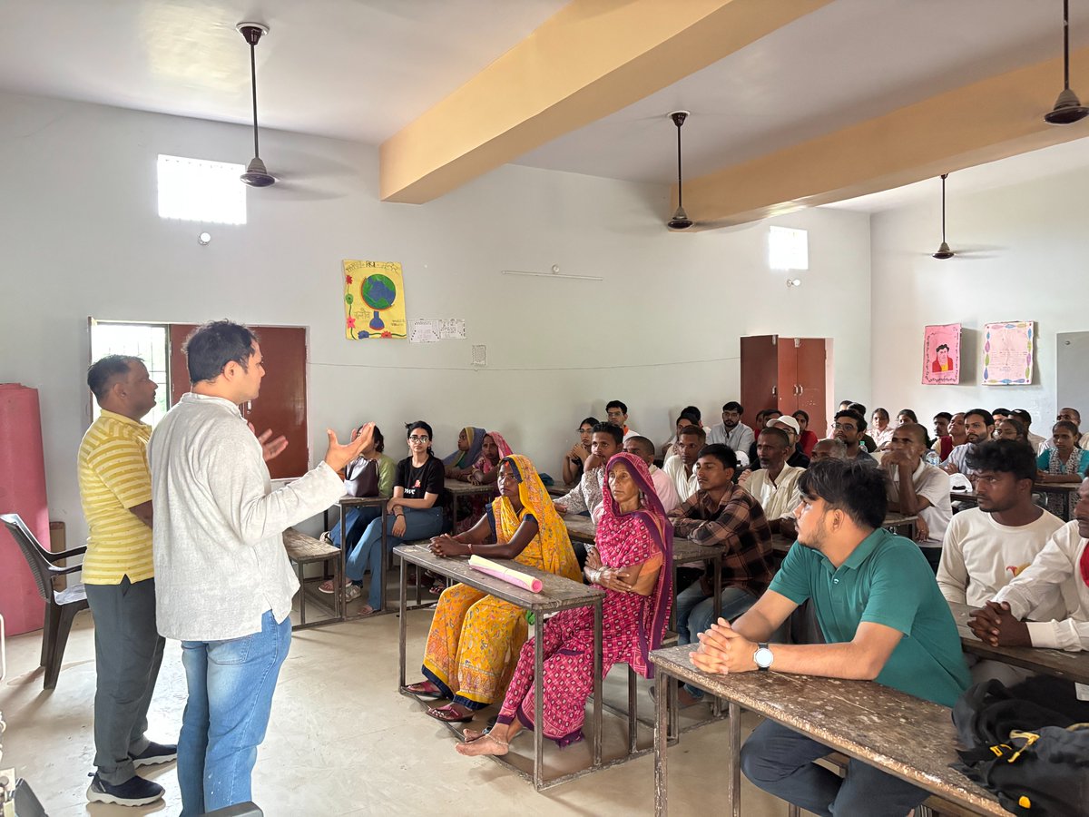 PwC_IN's tweet image. In Bahraich, UP, resilience is taking root. Through Navjeevan Pariyojna, a CR initiative by #PwCIF, lives displaced by the Ghaghara River are being rebuilt with farms, solar awareness &amp;amp; more. Click to read: bit.ly/4lPZXEJ #RuralDevelopment #EmpoweringCommunities