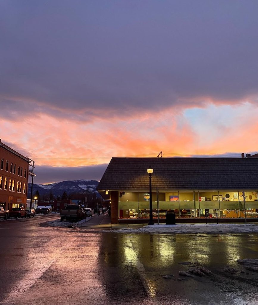 amandafortini's tweet photo. Livingston, Montana, after the rain. One of my favorite photos I’ve taken. https://t.co/eqIQ7K8mhp