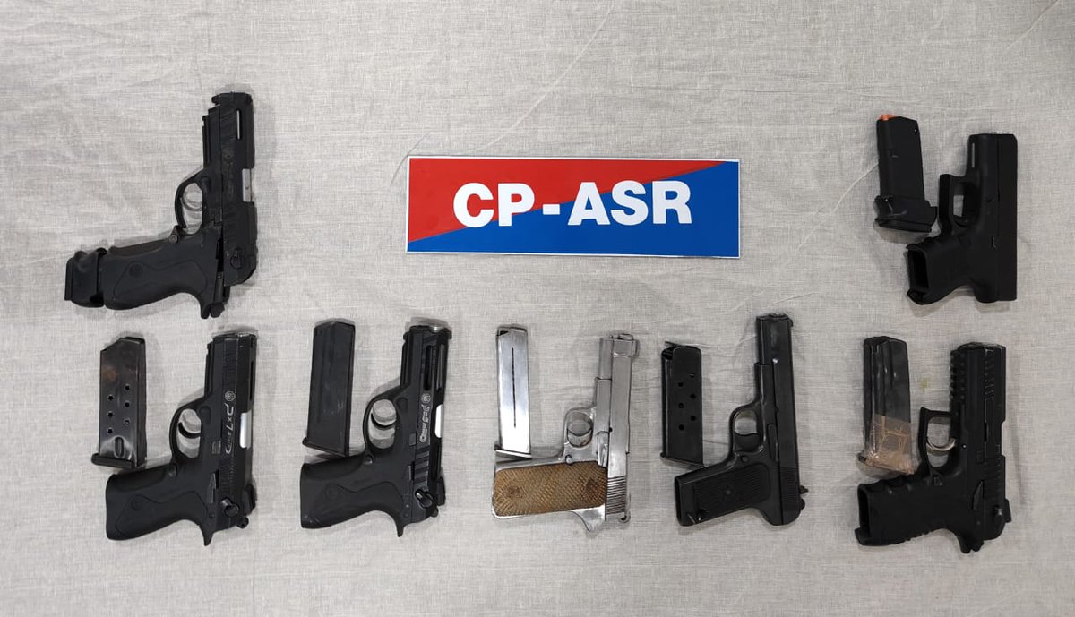 In a major crackdown, Amritsar Commissionerate Police busts two cross-border illegal arms smuggling modules and apprehends 4 operatives, including a juvenile.

Preliminary investigation reveals that the accused were in touch with #Pakistan-based smugglers and retrieved