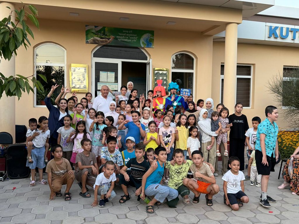 Kecha mahalla kutubxonalarimizda boʻlib oʻtgan dasturdan lavhalar. Yuqori kayfiyatda oʻtgan tadbir bolajonlar va ota-onalarga manzur boʻldi deb oʻylaymiz. Bugun ham 10 ta mahalla kutubxonasida tadbirlar davom etadi.