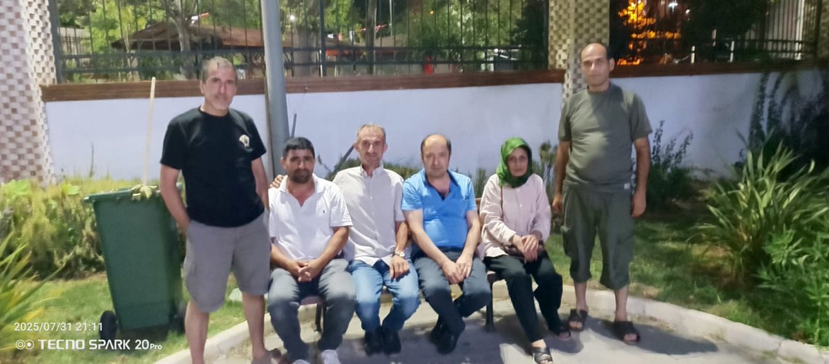 Oruç Reis Mahallesi 1.Bölge haftalık olağan toplantımızı Mahalle Başkanımız Mehmet Yılmaz'ın ve İlçe yönetimi Duran Süzkesen katılımlarıyla gerçekleştirdik. <a href="/RTErdogan/">Recep Tayyip Erdoğan</a> <a href="/mt_goksu/">Mehmet Tevfik Göksu</a> <a href="/EmrullahErkus/">Emrullah ERKUŞ</a> <a href="/oktayilmaz18/">OKTAY YILMAZ</a> <a href="/vedatdestek/">Vedat Destek</a> <a href="/murattemur51/">Murat Temur</a> <a href="/HarunAsartepe/">harun asartepe</a> <a href="/ilyasduras/">İlyas Duras</a>