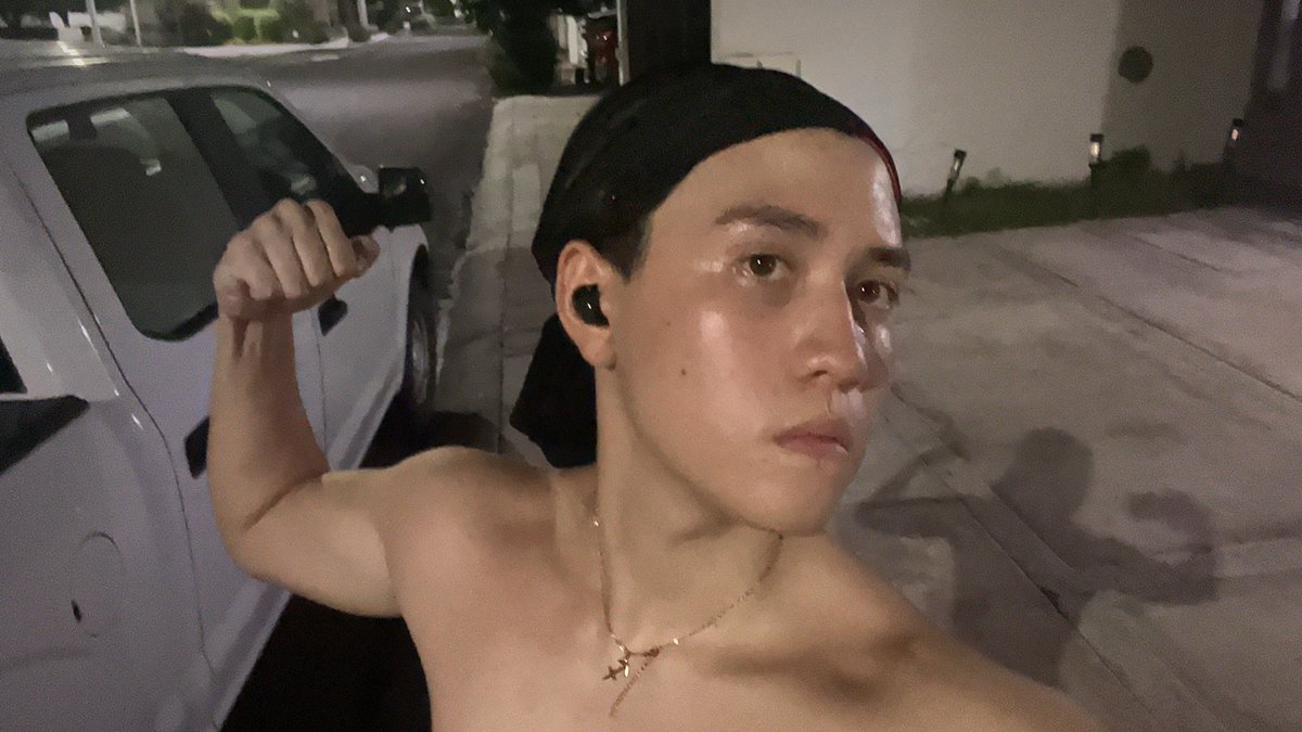 salir a correr ayuda a la mente, mañana ccc 😎

recuerden hacer ejercicio si tienen un día malo.