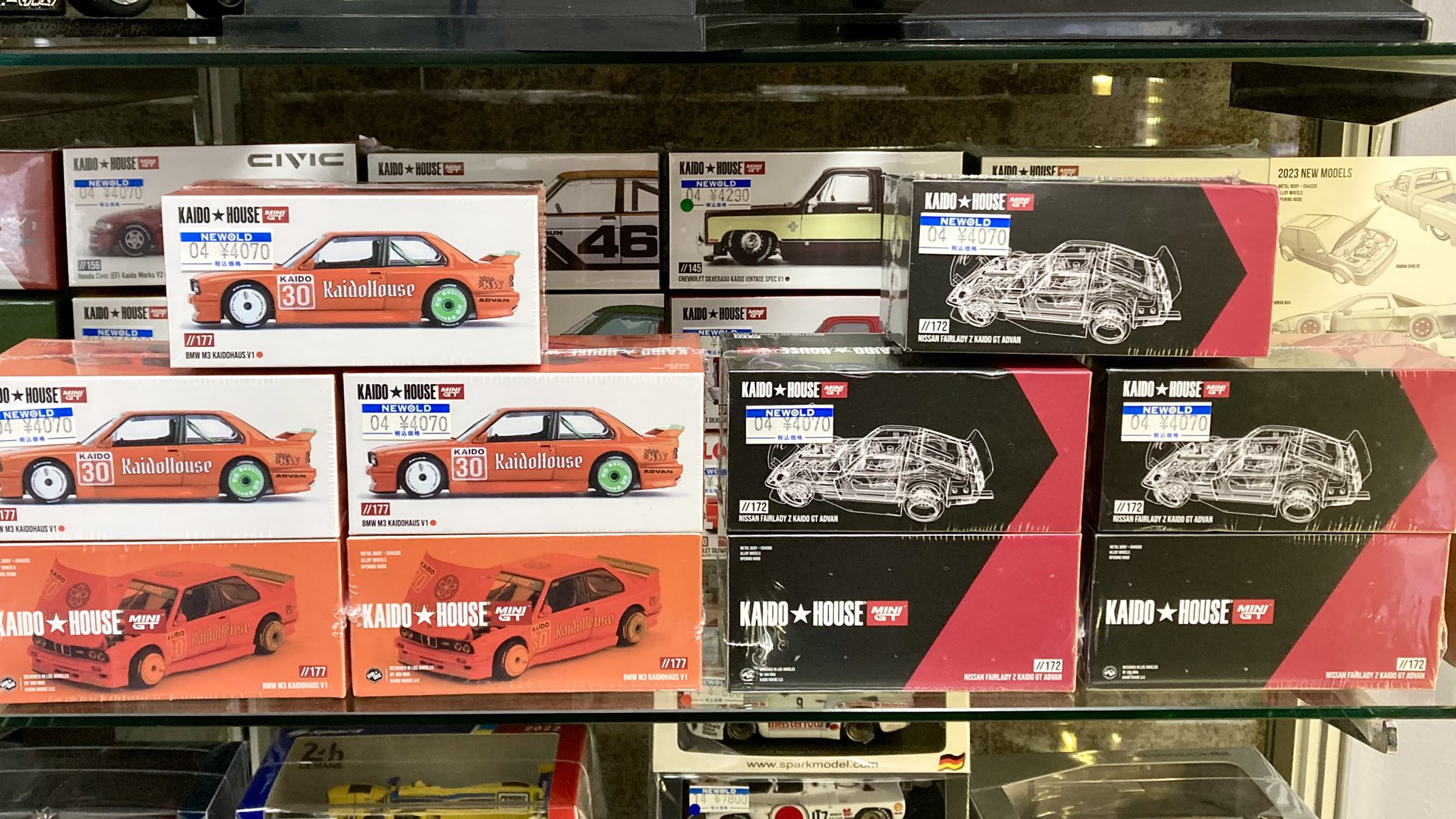 Volkswagen Design ミニカーケース棚 Amazon.co.jp: ガレージディスプレイケース 収集品 ディスプレイ