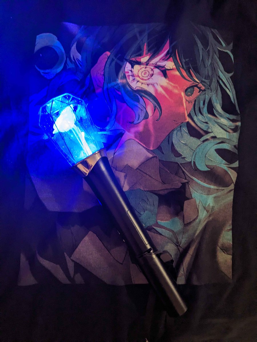 Touchin tips at the Ado concert