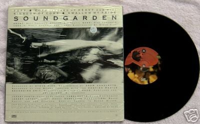MaxxGhe's tweet image. 01/08/1988.
I Soundgarden di Chris Cornell pubblicano il loro secondo E. P., "Fopp" tramite l'etichetta Sub Pop Records.
(Qui con Screaming Life) "Fopp": 
youtube.com/playlist?list=… 
#Soundgarden #Fopp