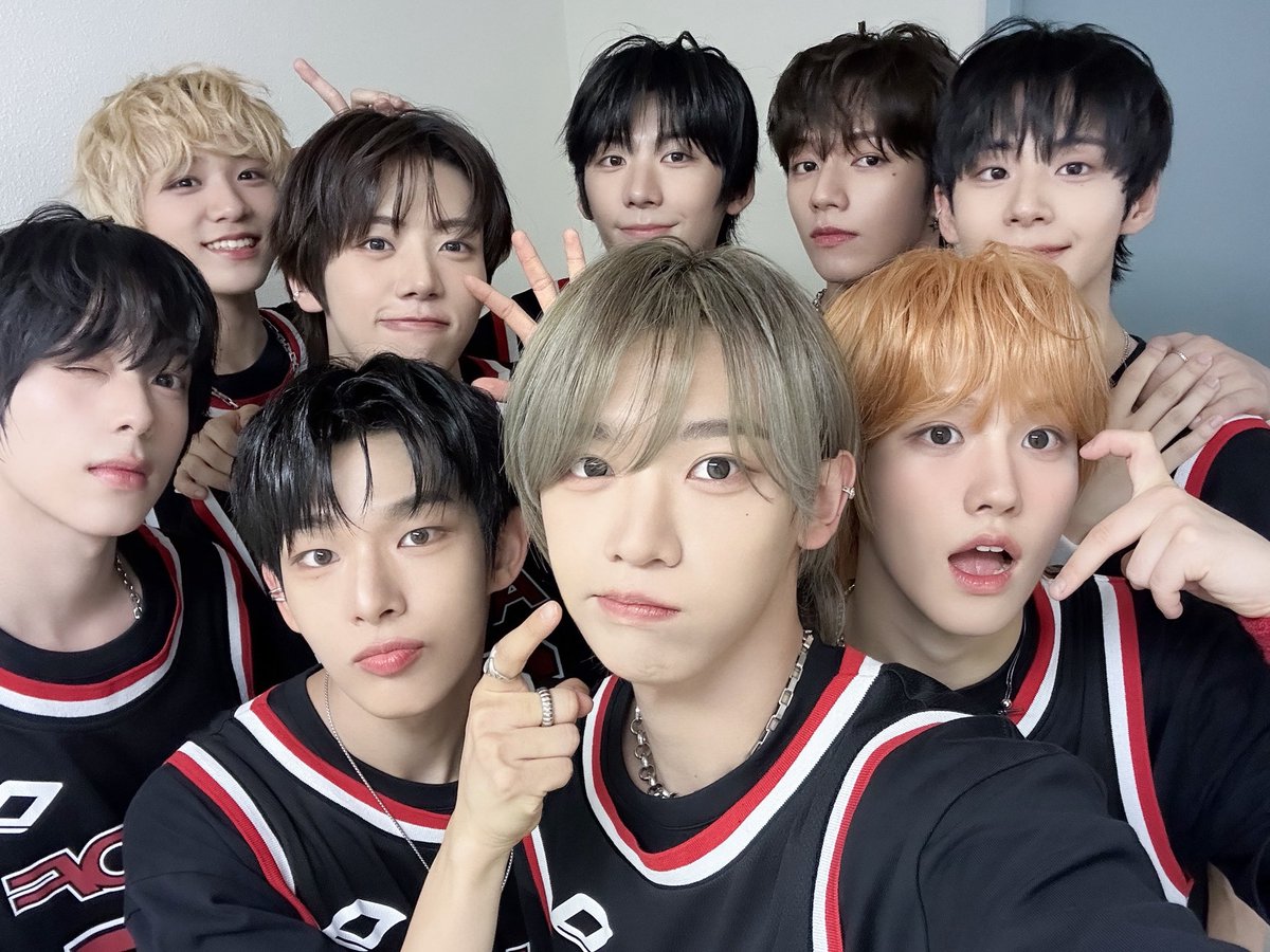 AHOF_official's tweet image. [📸] #심플리케이팝 #250801

심플리케이팝 완료👐
8월에도 자주 보기로 해 💙💚❤️

#AHOF #아홉
#WHOWEARE