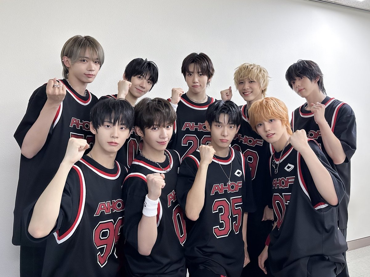 AHOF_official's tweet image. [📸] #심플리케이팝 #250801

심플리케이팝 완료👐
8월에도 자주 보기로 해 💙💚❤️

#AHOF #아홉
#WHOWEARE