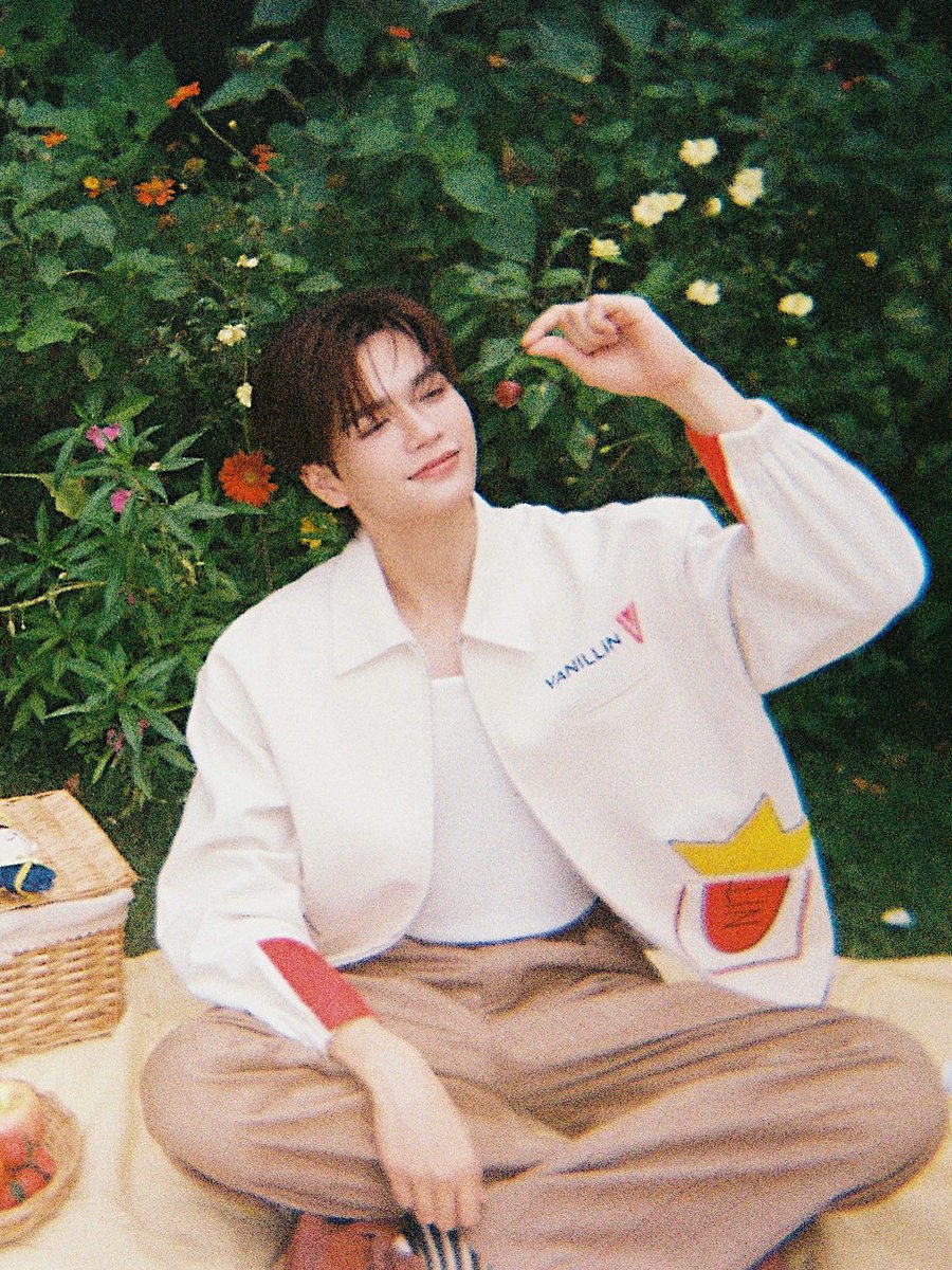 jrr_juupiter's tweet image. Feel like Cozy makkkk 🍉🍋🍌🍏
#juniormark