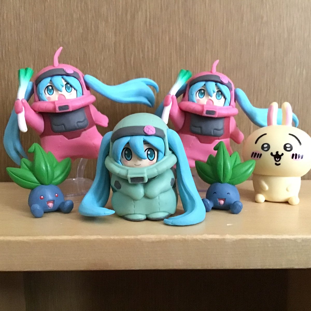 kanikani512's tweet photo. 🦀.｡oO(ガチャは狙ってるの出ないよなぁ…、あといつも品切れの百均うさぎ見つけた…。)
#ガシャポン #ガチャガチャ https://t.co/27LoGY2wcf