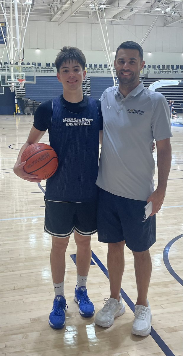 Brandon Tagle (@brandontagle26) on Twitter photo Had a great time at UCSD. Great meeting Coach Allard along with players and staff. <a href="/CoachAllard/">Clint Allard</a> <a href="/UCSDmbb/">UC San Diego Men’s Hoops</a> <a href="/RemoHoops/">Ryan “Remo” Morgan</a> <a href="/Kentwoodhoops/">Kentwood Basketball</a> Had a great time at UCSD. Great meeting Coach Allard along with players and staff. <a href="/CoachAllard/">Clint Allard</a> <a href="/UCSDmbb/">UC San Diego Men’s Hoops</a> <a href="/RemoHoops/">Ryan “Remo” Morgan</a> <a href="/Kentwoodhoops/">Kentwood Basketball</a>