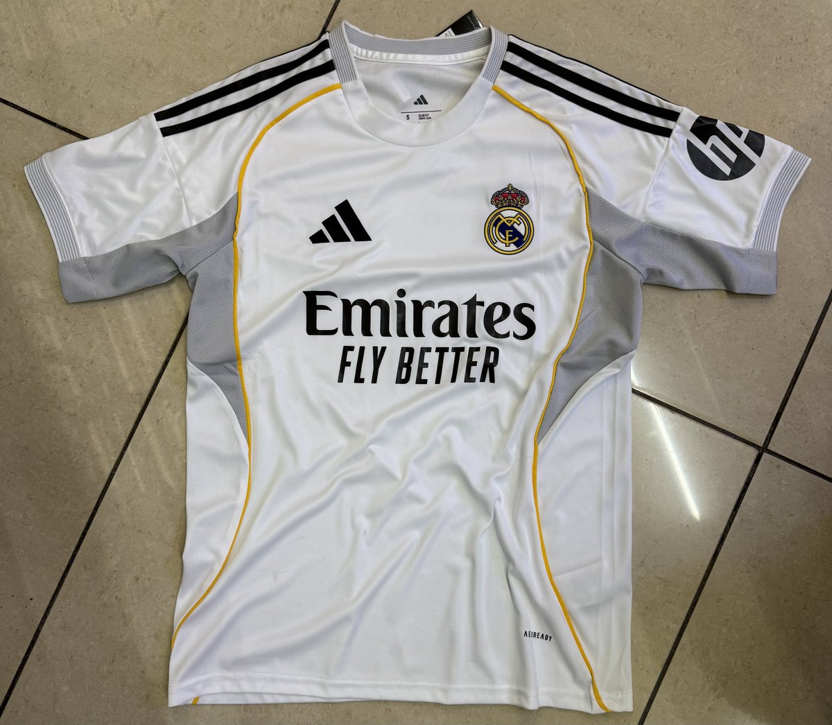 Another fine da to plug you with your favorite team Jersey 

We do have 25/26 kits

Plain. 1300
Printed 1700.

DM Call WhatsApp 
0700371618

We do countrywide deliveries