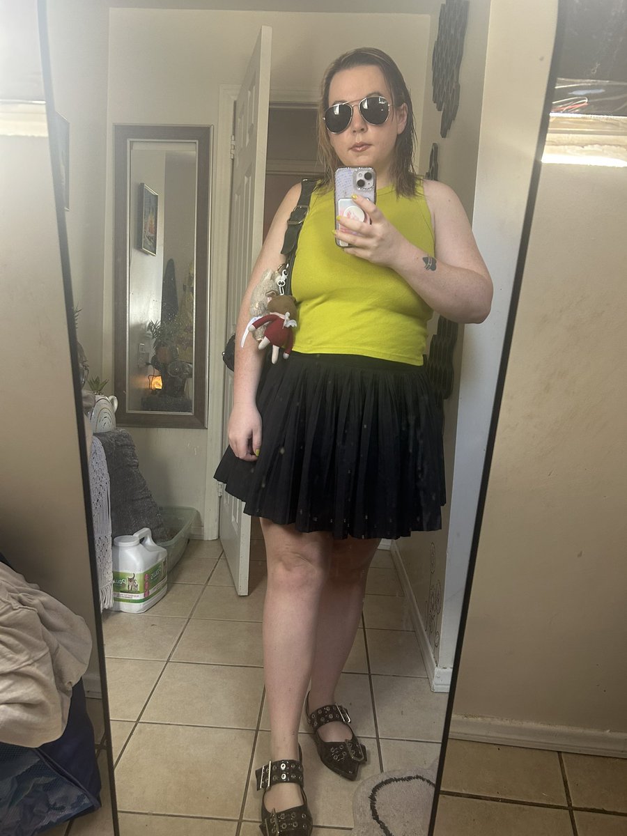 cosmic_dripped's tweet photo. i’ve spent the last six months trying to be a hot girl but i spend all my time sewing and knitting https://t.co/9zpHqsZ0yH