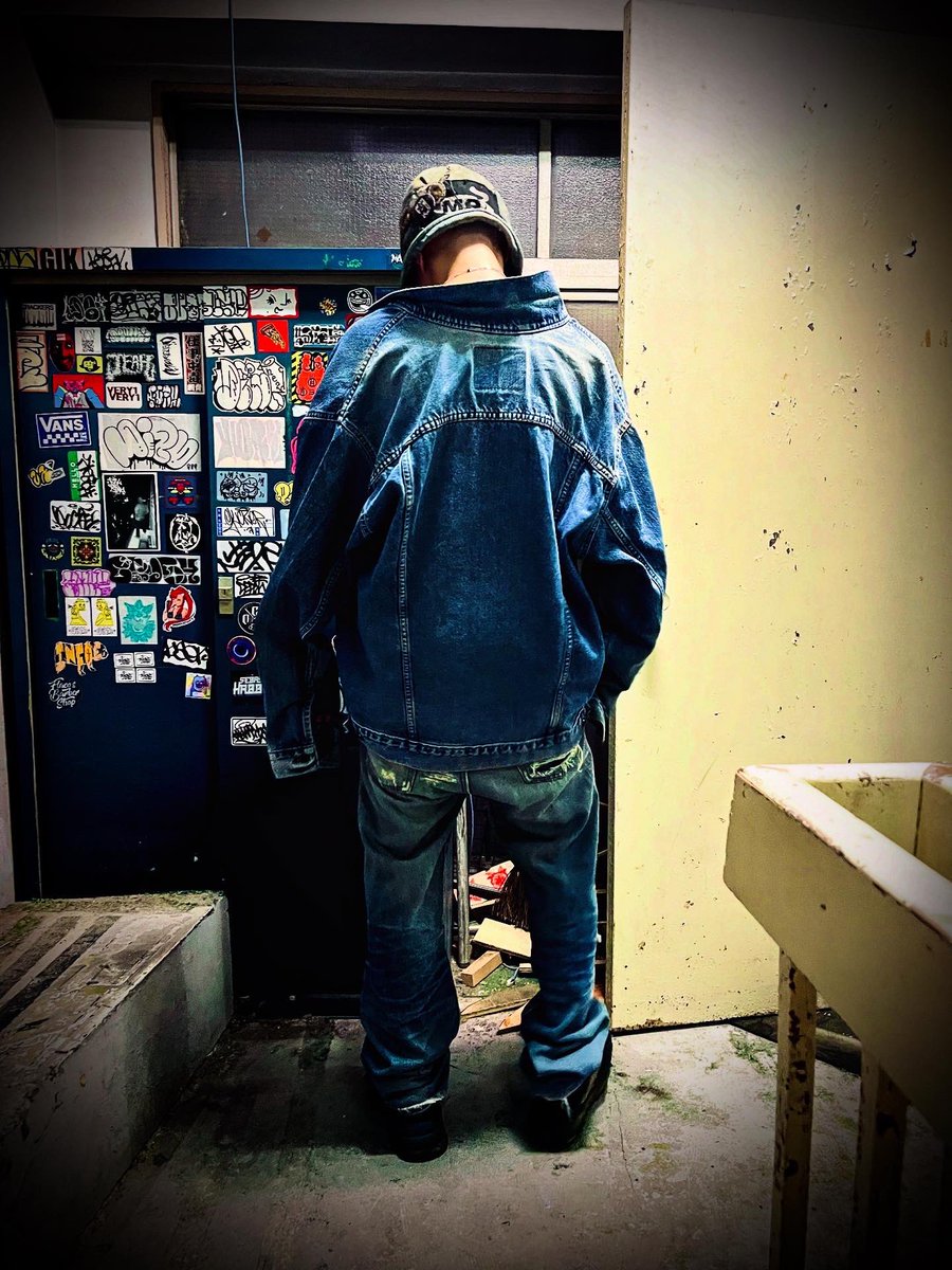 FREEDOMNoGood's tweet photo. #今日のアラキ服 
#店内スタイリング 
DENIM on DENIM.
いつも通り好きな物を自分らしく。

【 #ネオ大阪帝国 #通天覚醒 #超変 #アラキ 】

SPECIAL.

#デカ履き 

#HighDamageStyle 

👁🧠🧠👁
伝説、続く。
解CHANCE放

【 #theKIDアラキ 】 
【アメ村 #ショウザンビル 】 https://t.co/KxjJck70sn