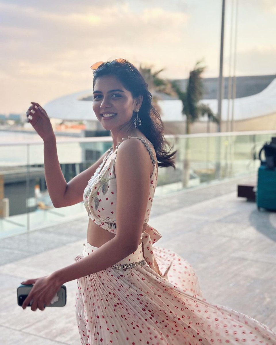 Anbe Kalyani ✨ (@anbekalyani) on Twitter photo Elegance is the only beauty that never fades <a href="/kalyanipriyan/">Kalyani Priyadarshan</a> 🩷🤍
#KalyaniPriyadarshan ♥️ 11:11 ✨ Elegance is the only beauty that never fades <a href="/kalyanipriyan/">Kalyani Priyadarshan</a> 🩷🤍
#KalyaniPriyadarshan ♥️ 11:11 ✨