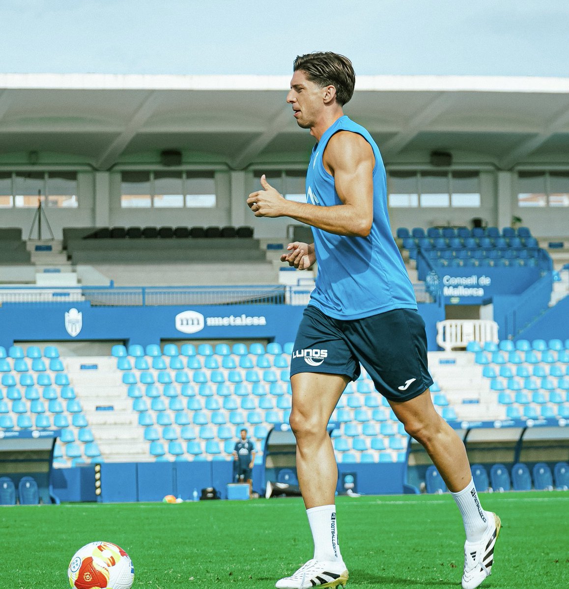 Atención balearicos.
Hoy protagonismo también en nuestro especial desde la <a href="/CopaReyMAPFRE/">Copa del Rey MAPFRE</a> para el At Baleares con <a href="/jpolvidal/">Jaume Pol</a> y el secret técnico <a href="/MarkJulia/">Marc Julià Adolfsson</a> para hablar de la nueva temporada. 
15:05h
103.6FM