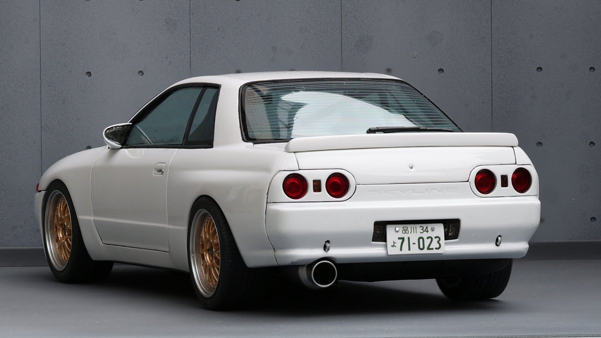 ハセガワ1/24スカイラインGT-R32前期型改造湾岸ミッドナイト秋川レイナGT-R完成しました。コミック版のイメージで製作しています。湾岸車両はミラーの形がはっきりしないので立体にするのが難しいですね