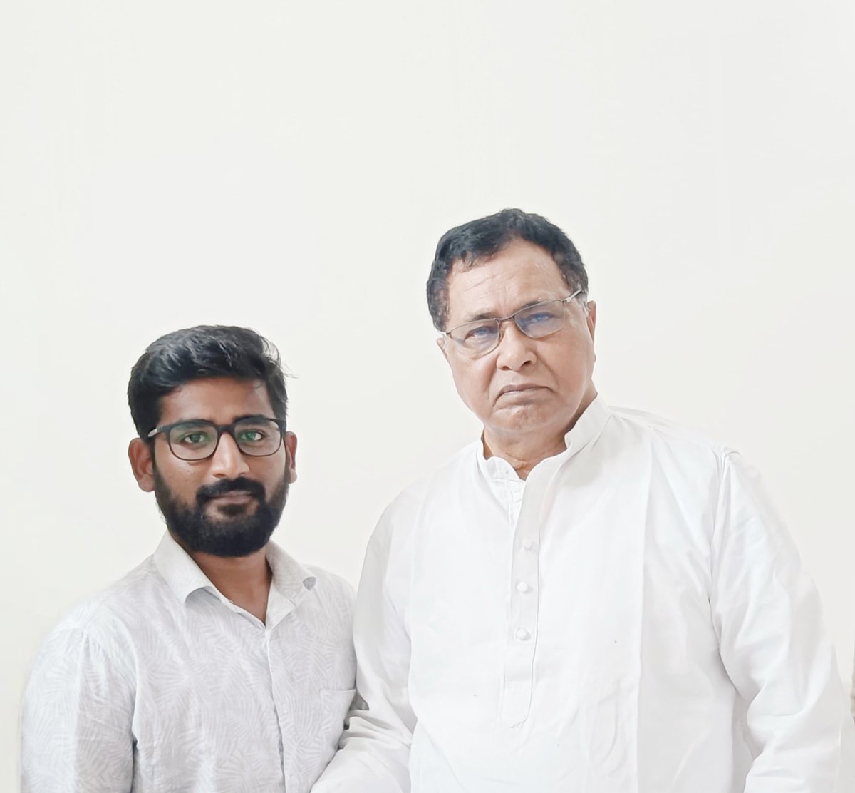 PrakashDSP9's tweet image. Recently met with former minister KUNDURU JANA REDDY Sir to discuss the Telangana State Cabinet&apos;s landmark decision to approve 42% reservation for Backward Classes in Government Jobs &amp;amp; Schemes.
@janareddyk 
#janareddy 
#NSUI