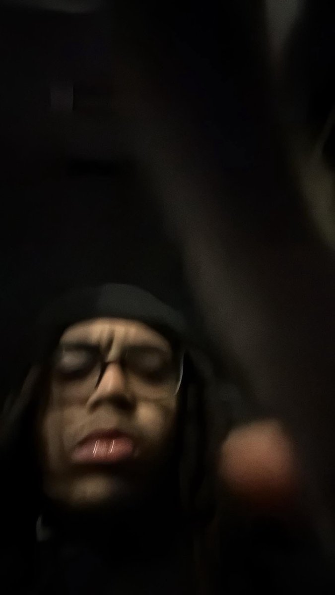 WavyNavySwerv tweet media