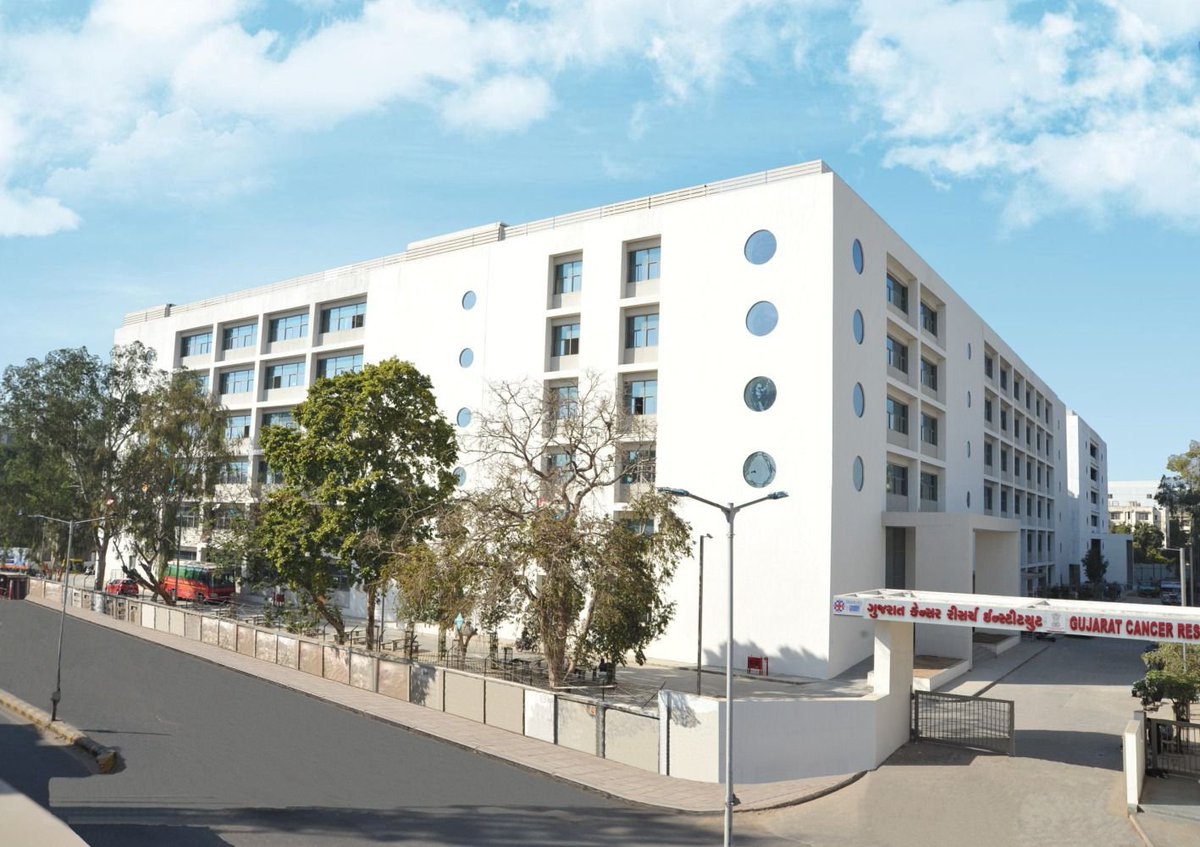 આજે વર્લ્ડ લંગ કેન્સર ડે

ફેફ્સાના કેન્સરની સારવાર માટે ગુજરાત બન્યું રાષ્ટ્રીય કેન્દ્ર

➡️5 વર્ષમાં 4,397 દર્દીઓને મળ્યું નવજીવન
➡️PMJAY-MA યોજના હેઠળ ફેફસાનું કેન્સર ધરાવતા 3256 દર્દીઓને મળી સારવાર
➡️ કેન્સરથી બચવા માટે GCRIએ સમયસર તપાસ અને તમાકુ છોડવા માટે કરી અપીલ
➡️ છેલ્લા 5