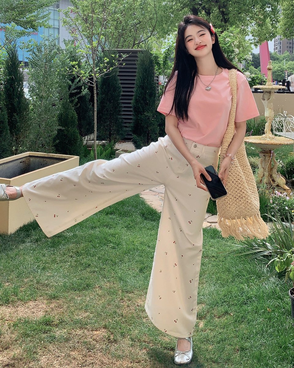 SHEIN_Japan's tweet photo. コーデも気分も晴れやかに🌤️🩳 

晴れの日に映える
心地よいカジュアルLOOK🍒
🔎68674770、68645356、96945206

SHEINで "Dazy Weekend" と検索して
お気に入りを見つけてね🔍

#SHEIN #SHEINjapan #SHEINforALL #SHEIN購入品 #SHEINtrends #DazyWeekend #Dazyコーデ #カジュアルガーリー https://t.co/Cg16NIDLE9