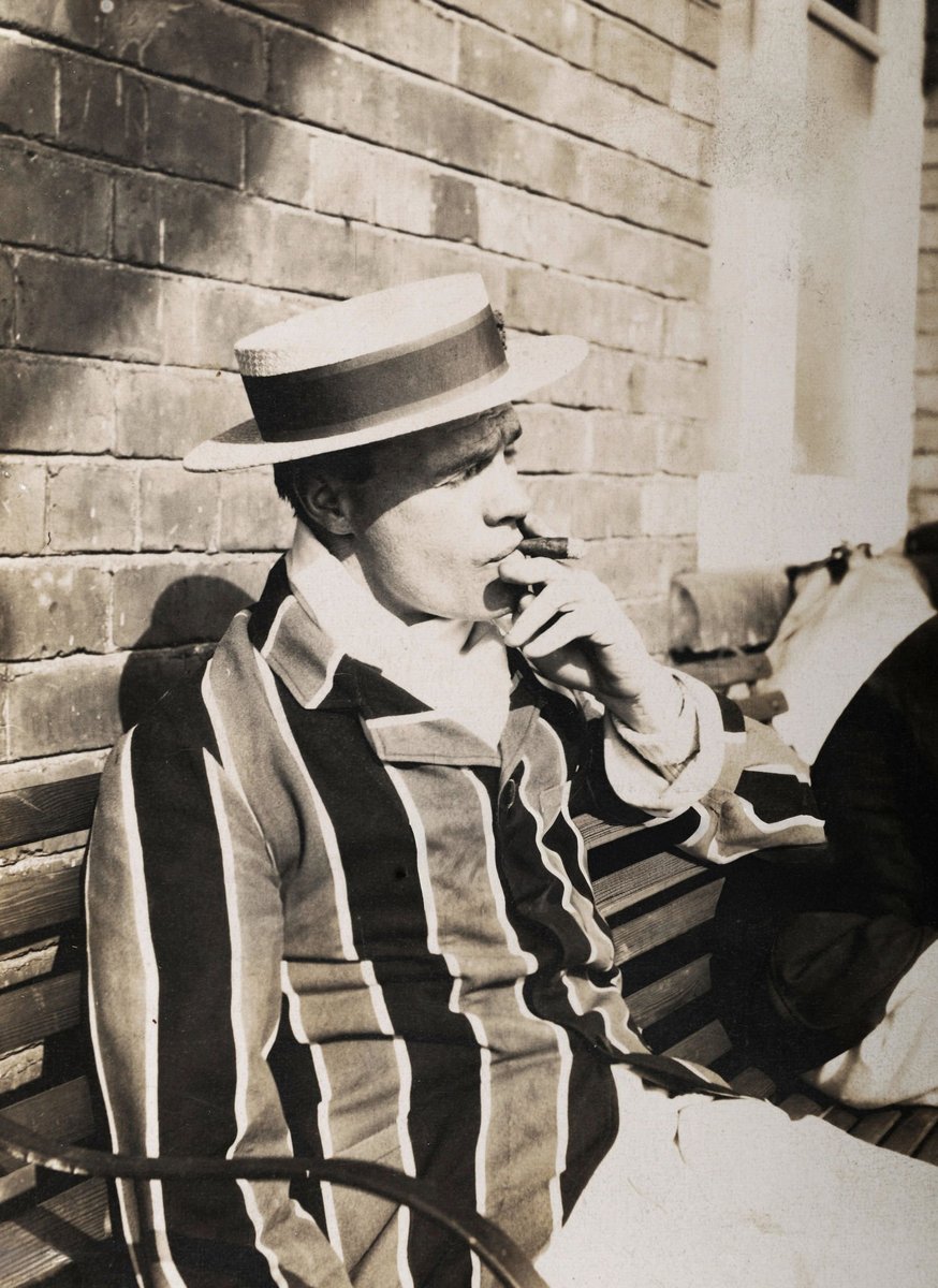 Gilbert Jessop smoking a cigar between innings at the Hastings Cricket Festival, believed to be August 1901. 

#CricketTwitter #GoldenAgeofCricket