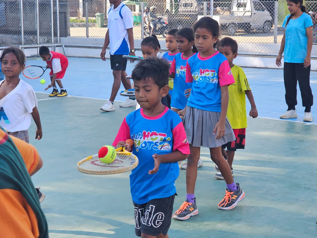 TIMOR-LESTE🇹🇱
Morning session with the TLKidsTennis team.
First visit to the country🌏
#tennis #tennisaidfriends #dili #timorleste #tennisnomatterwhere
