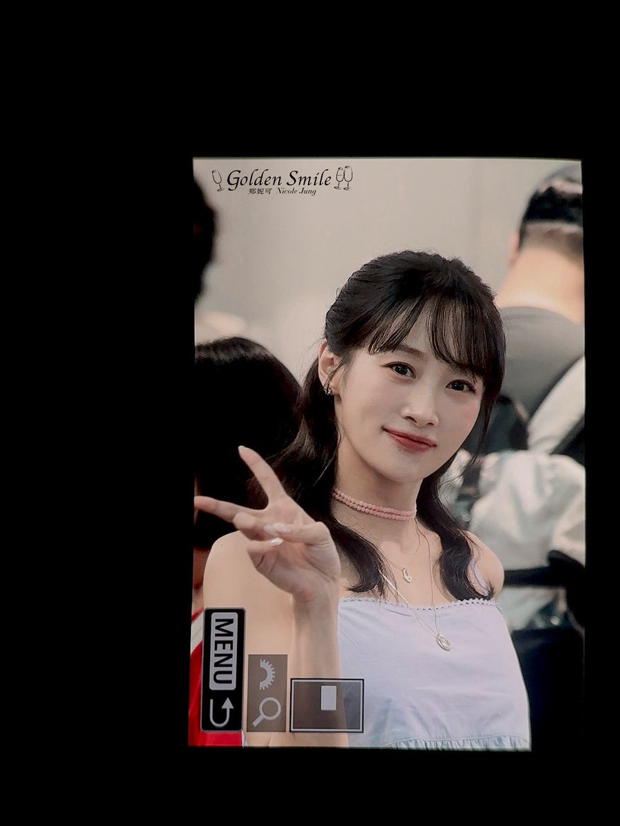 Nicole-Golden Smile tweet media