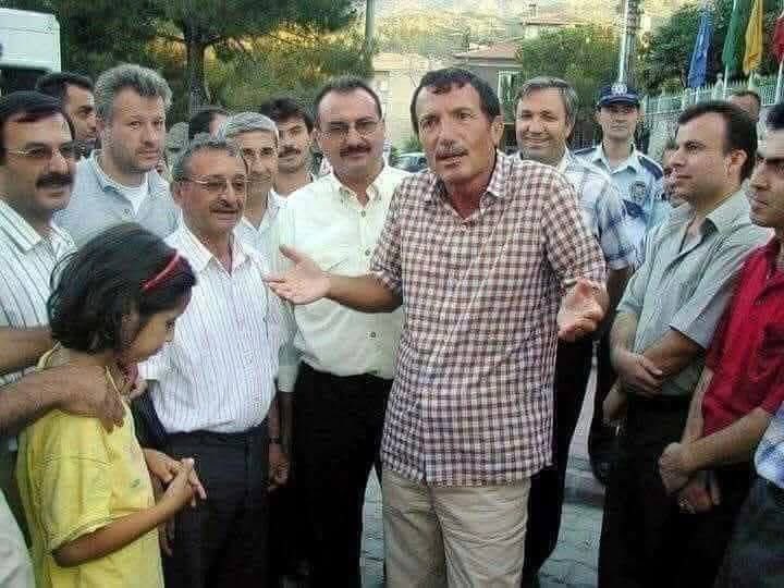 Tokat valisi iken adından çok söz ettiren ve tebdili kıyafetle köylülerin traktörlerine binip Niksar dört yol mevkiinde köylü traktörcülerden haraç isteyen polisleri görevden alan ve içki satan yol kenerındaki büfelerde içki satımını ve kahvelerde kumardan sayılan oyunları
