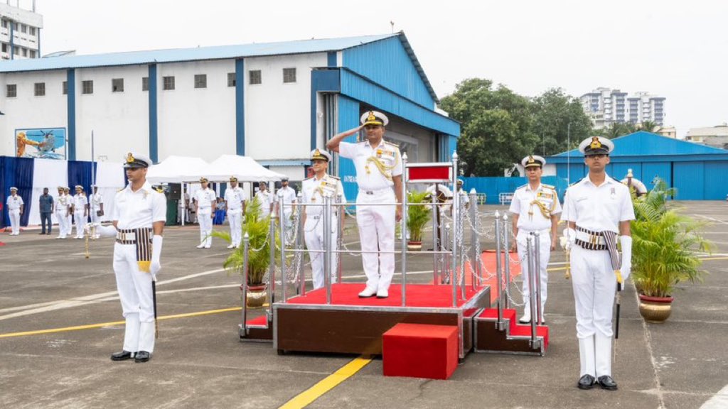 PIB In Meghalaya (@pibshillong) on Twitter photo Vice Admiral Krishna Swaminathan, AVSM, VSM assumed charge as the Flag Officer Commanding-in-Chief, Western Naval Command
Read here: pib.gov.in/PressReleseDet… Vice Admiral Krishna Swaminathan, AVSM, VSM assumed charge as the Flag Officer Commanding-in-Chief, Western Naval Command
Read here: pib.gov.in/PressReleseDet…