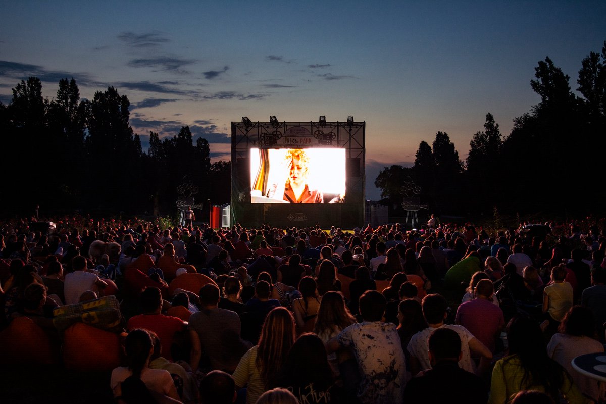 Breaking_meow's tweet image. Cinematic nights under the stars — Vilnius parks turn into open-air cinemas this August. Bring a blanket and fall in love with films again. 🎬✨#KinoPavasaris, #OpenAirCinema, #BalticNights