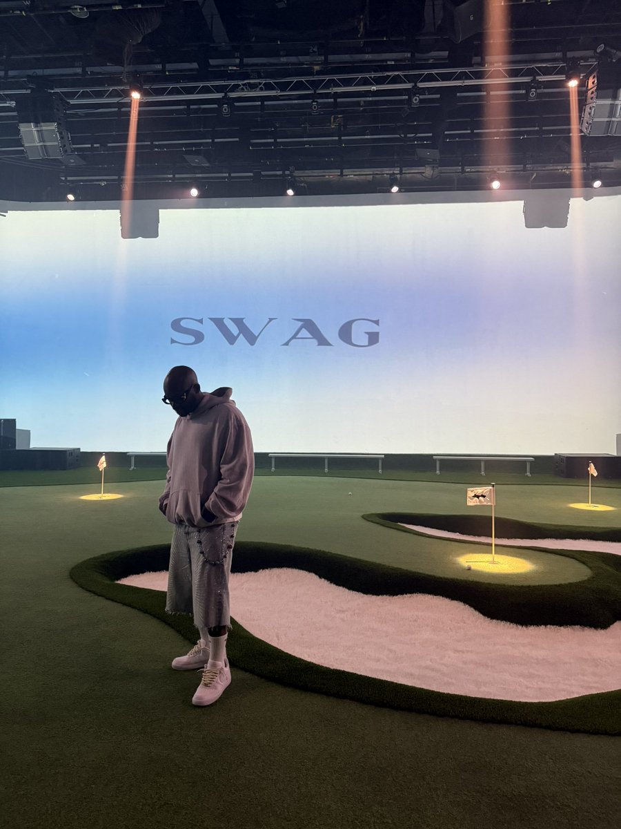 DJTayJames's tweet photo. swag https://t.co/4tfqgwWn0s