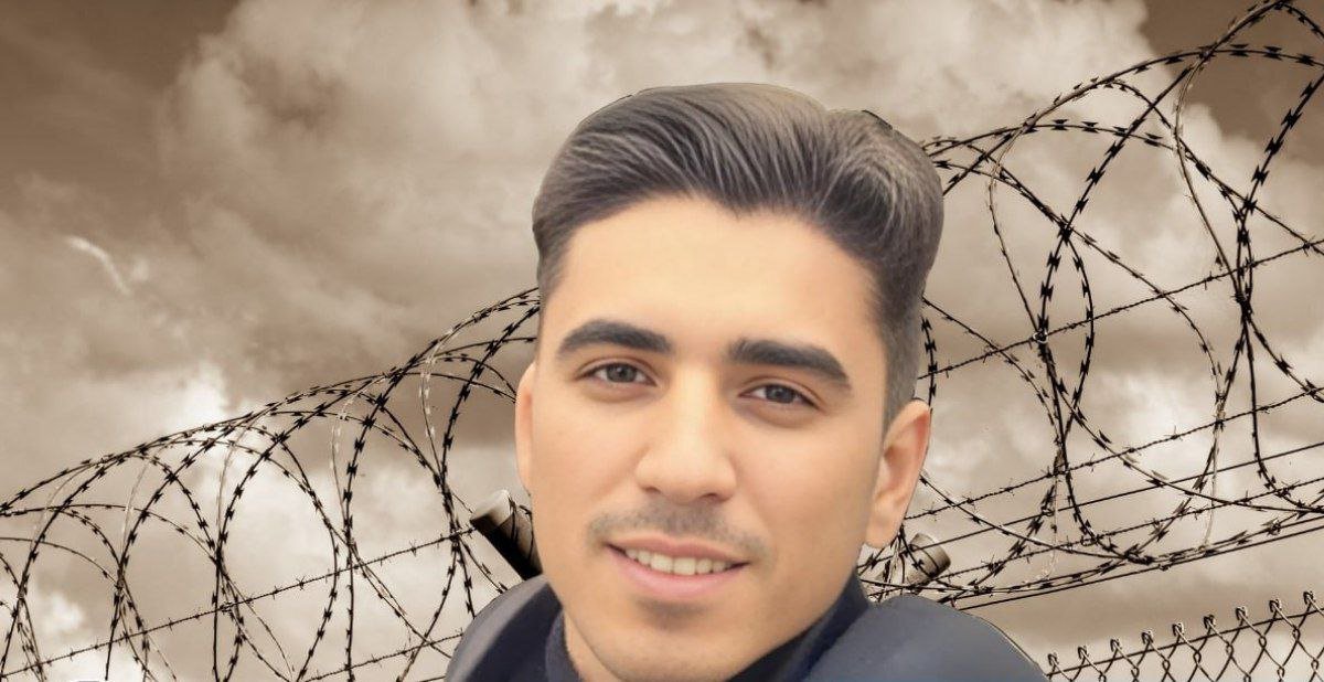 هفت ماه بلاتکلیفی ایوب غیبی‌پور در زندان شیبان اهواز

 #ایوب_غیبی‌پور_حاجیور، شهروند اهل #اهواز، بیش از هفت ماه است که در #بازداشت موقت به‌سر می‌برد و همچنان بدون تفهیم اتهام مشخص، در #زندان_شیبان اهواز نگهداری می‌شود.

طبق اطلاعات موجود، این شهروند بیش از ۲۱۲ روز است که بازداشت