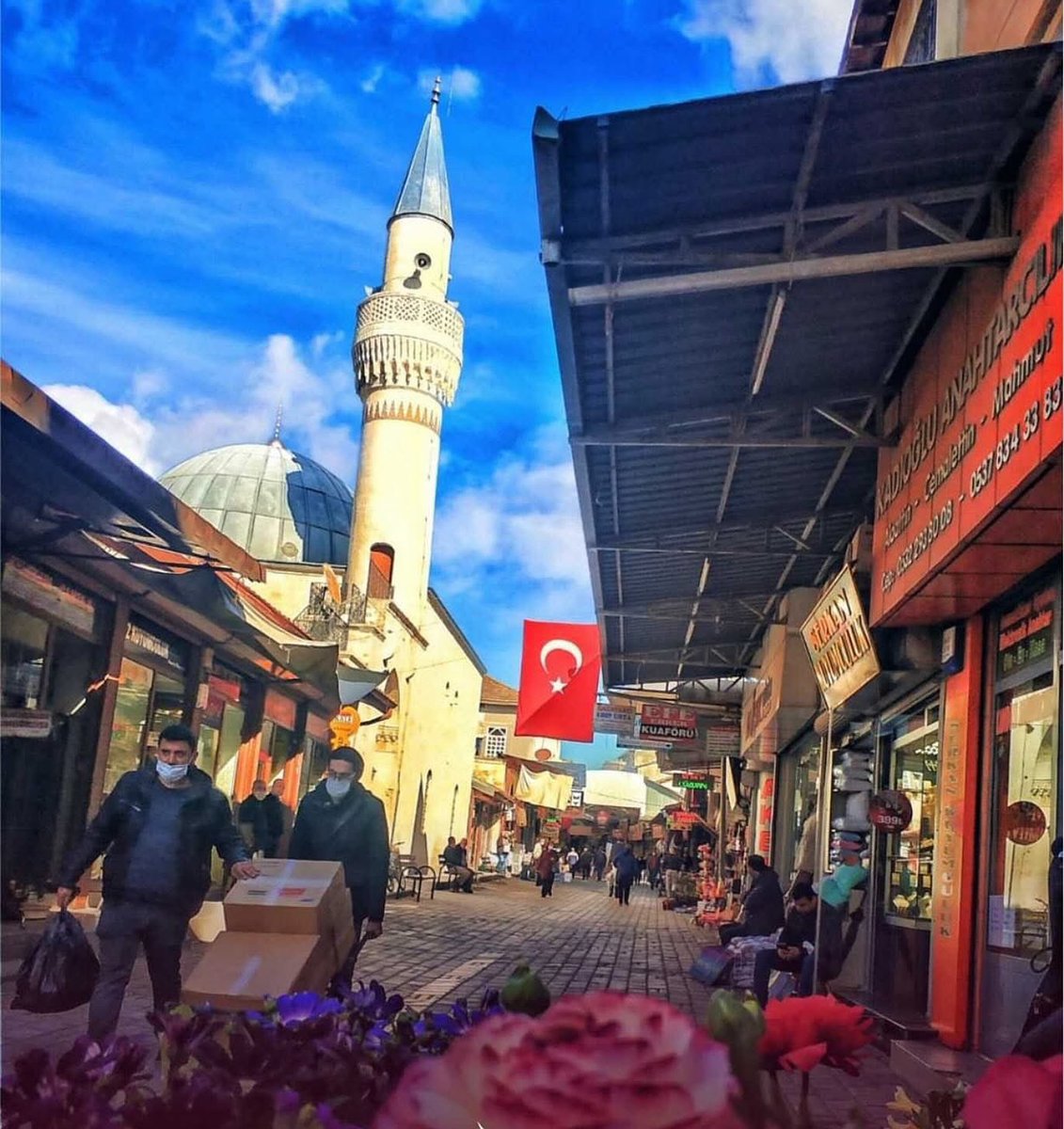 Cuma gününün huzuru, Allah’ın selamı, rahmeti ve bereketi üzerinizde olsun…

Cuma’mız mübarek olsun 🤲🇹🇷