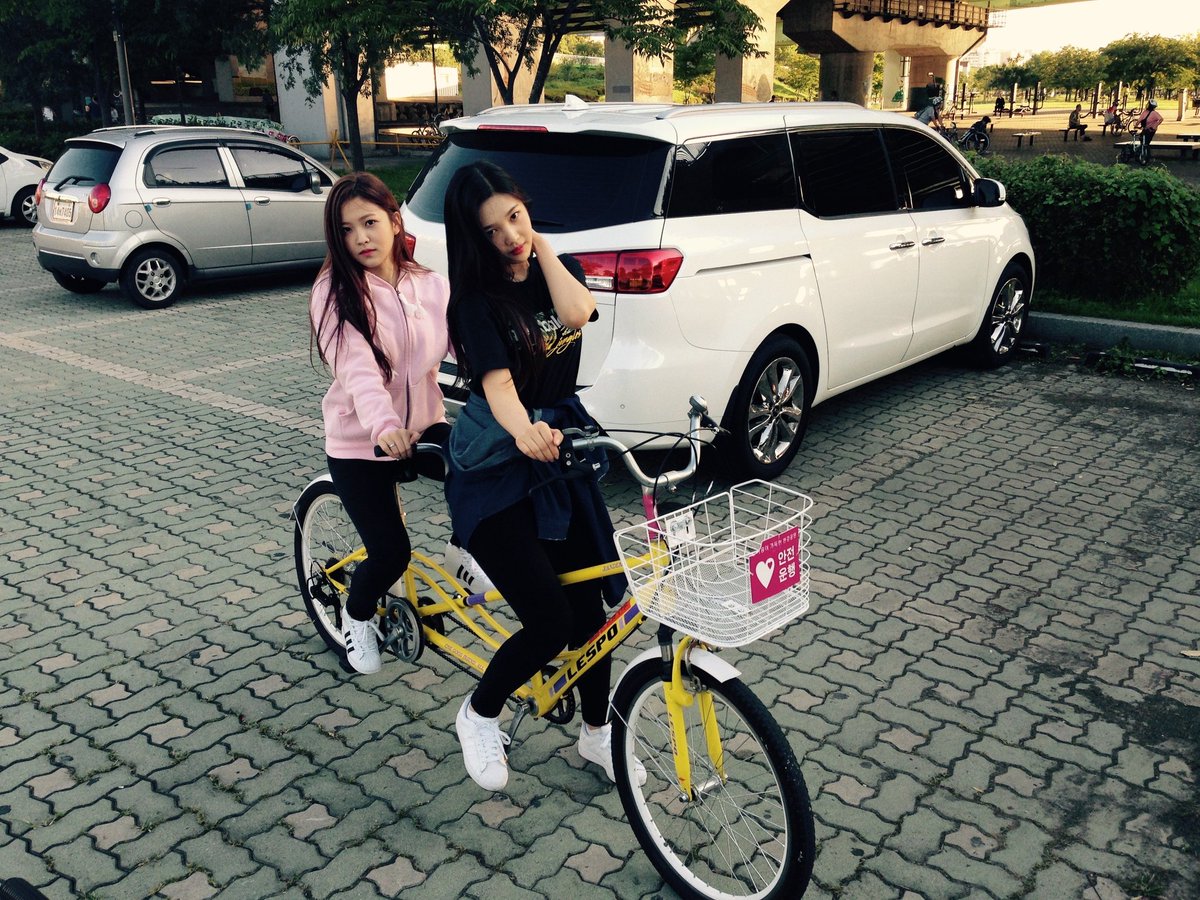 luvyrrv's tweet image. Seulgi shares unreleased picture of yeri on bubble 🥹