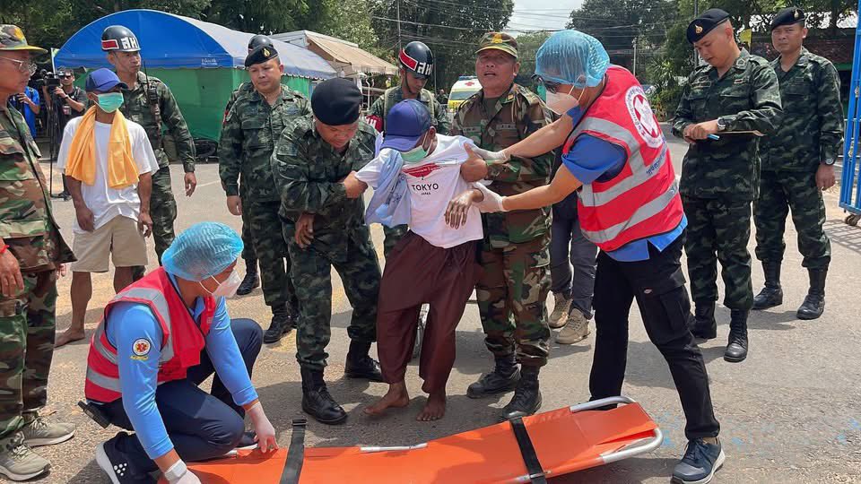 leeheevann's tweet photo. They fought to protect their country.
Now they suffer in silence.
Where is justice for our captured soldiers?

Release Captured Cambodian soldiers 
#JusticeForCambodia https://t.co/CMFuQguFfS