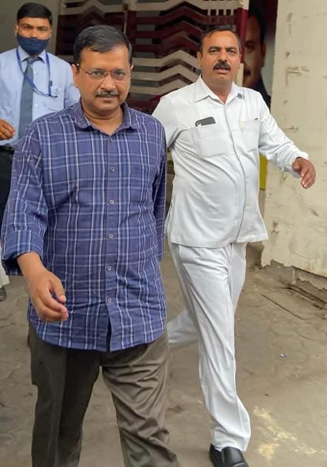 PoonamLohiaAap's tweet photo. दिल्ली प्रदेश अध्यक्ष #ओबीसीमोर्चा @AAPDelhi पूर्व चेयरमैन अन्य पिछड़ा वर्ग आयोग दिल्ली सरकार (OBC commission Delhi government) मृदुभाषी, मिलनसार, आदरणीय @dedhahariom जी को जन्मदिन की अनंत शुभकामनाएं 🎂💐
@ArvindKejriwal 
@msisodia 
@AamAadmiParty 
@Saurabh_MLAgk https://t.co/aNJhS1wwC2