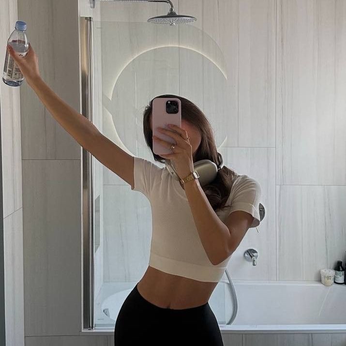 kanayatsa's tweet photo. Pilates complete. Mind clearer, body stronger haha🤭 ternyata bangun tidur setelah pilates uenak banget loh👀‼️ https://t.co/6J2SWmRwJ5