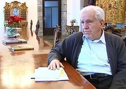 É stato un pilastro della Radio Vaticana. A 94 anni e’ morto ieri - nella festa di S. Ignazio di Loyola - il gesuita  spagnolo Félix Juan Cabasés. 

A lui si deve l’invenzione del libretto per i giornalisti con le informazioni sui viaggi papali, chiamato in suo onore “Cabasario”.