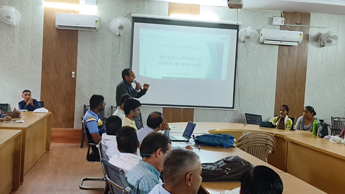 joshi_hansraj's tweet image. मतदाता सूची के विशेष गहन पुनरीक्षण(SIR) हेतु सूरतगढ़ जिला श्री गंगानगर  में BLO एवं BLO सुपरवाइजर को प्रशिक्षण दिनांक 01.08.2025
@CeoRajasthan
 @EROSuratgarh