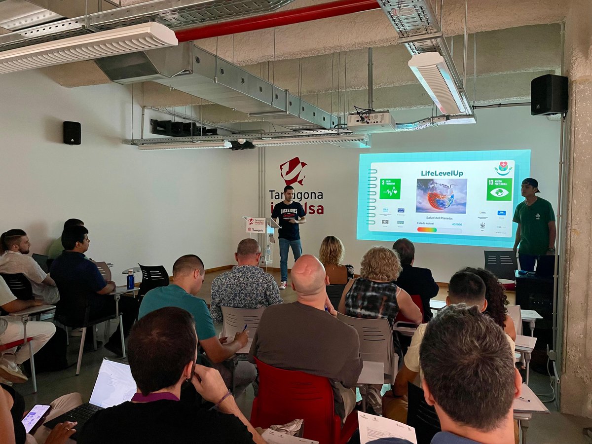 Mas Carandell (@mas_carandell) on Twitter photo 📲L’alumnat de la 2a edició del #Techtalent #CampdeTarragona presenta els seus projectes web i APP🔗mascarandell.cat/lalumnat-de-la…
👉Liderat per #MasCarandell i <a href="/TGNImpulsa/">Tarragona Impulsa</a>, qualifica #joves en l'àmbit de la #programació
✅Hi col·laboren <a href="/fundacionesplai/">Fundación Esplai</a> i <a href="/TICSud/">Clúster TIC Catalunya Sud</a>
#ods4 #ods8 #ods17 📲L’alumnat de la 2a edició del #Techtalent #CampdeTarragona presenta els seus projectes web i APP🔗mascarandell.cat/lalumnat-de-la…
👉Liderat per #MasCarandell i <a href="/TGNImpulsa/">Tarragona Impulsa</a>, qualifica #joves en l'àmbit de la #programació
✅Hi col·laboren <a href="/fundacionesplai/">Fundación Esplai</a> i <a href="/TICSud/">Clúster TIC Catalunya Sud</a>
#ods4 #ods8 #ods17