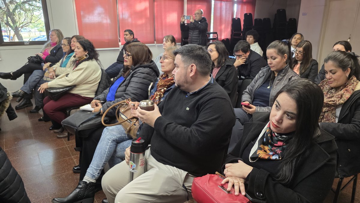 Participamos de la reunión de APES en el Salón Oval del Ministerio de Educación, junto a la Secretaria de Cultura y Educación de la Municipalidad de Posadas, Mariela Dachary para delinear las acciones de la Estudiantina 2025💪🏻

Nos preparamos para la fiesta de los estudiantes.🥳