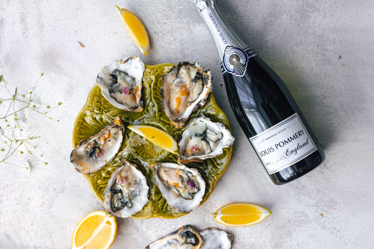 Oysters and Louis Pommery England - the perfect summer's day #nationaloysterday 

🍇 Book a Vineyard Tour - the next is the 14th August:
pinglestone.com/vineyard-tours 

✨#LouisPommeryEngland #AugustEvenings #EnglishSparklingWine