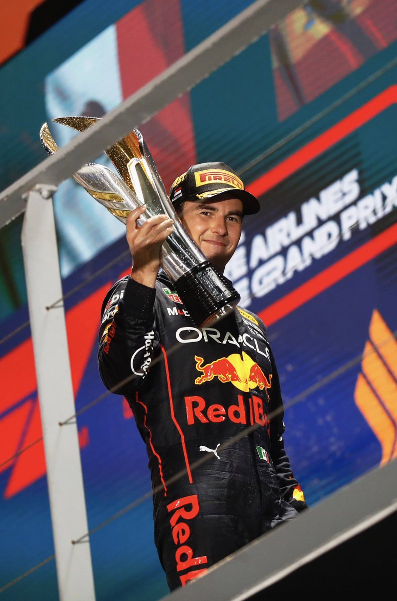 los mejores ganan en Singapur.
Osmar Olvera         🤝🏻         Checo Pérez